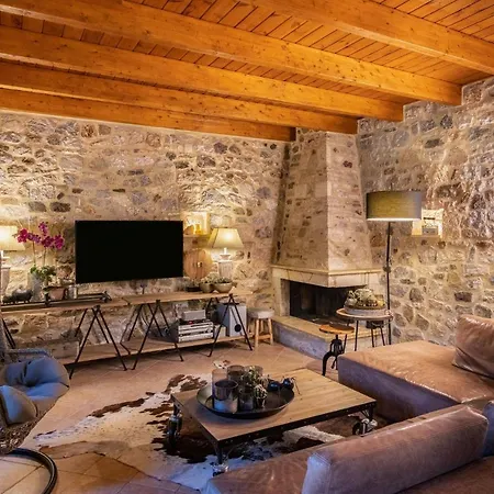 فيلة Mylos كالافريتا