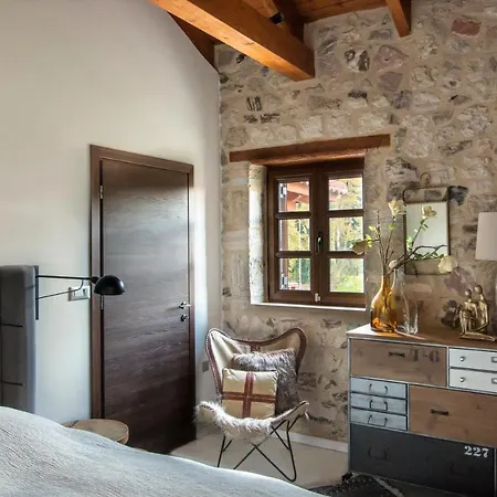 Mylos فيلة كالافريتا