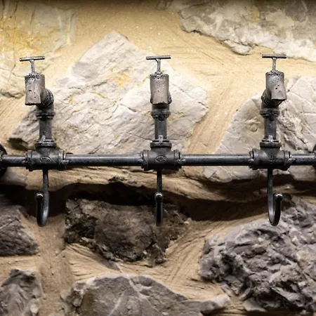 Mylos * كالافريتا